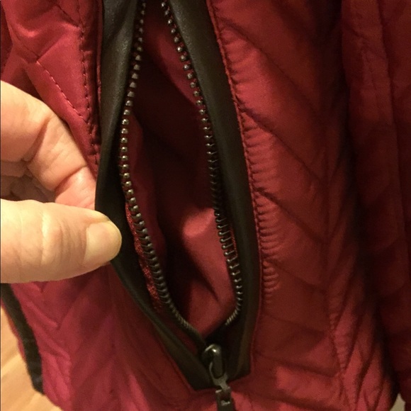 Light-weight quilted jacket with removable collar - Picture 6 of 10